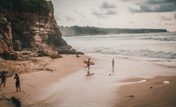 Surf en Bali - Deportes acu&aacute;ticos en Bali